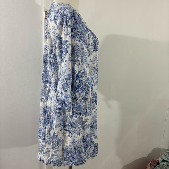 H&M Blue and White Floral Dress - Picture 4 of 9